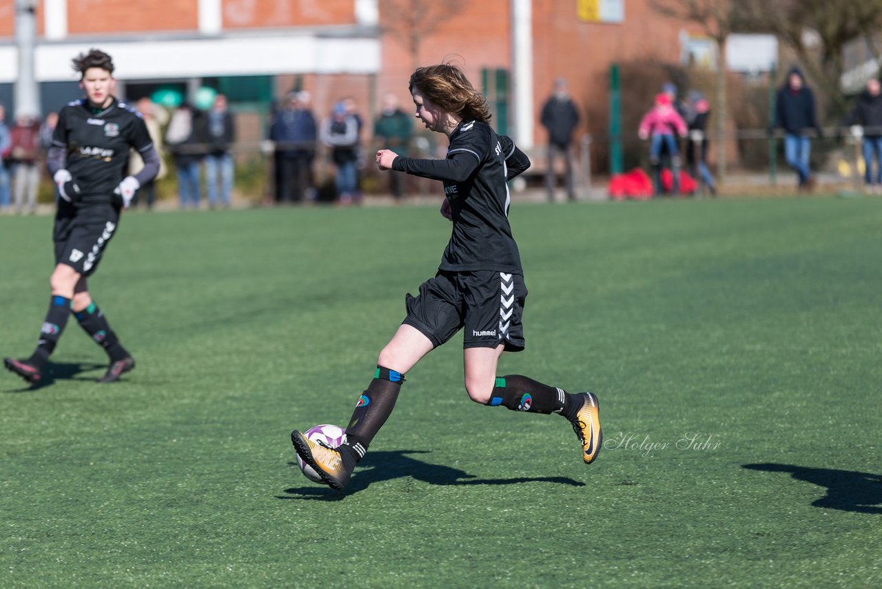 Bild 235 - B-Juniorinnen Halbfinale SVHU - Holstein Kiel : Ergebnis: 3:0